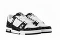 LV TRAINER W&B