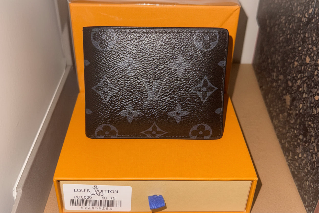 LV mono_wallet